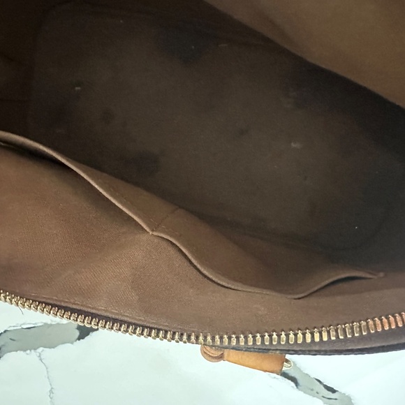 Louis Vuitton Alma - Picture 7 of 10